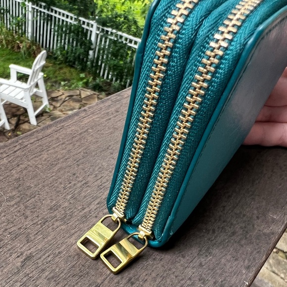 Fossil RFID Mini Multifunction in Peacock Genuine Cow Hide Leather Double Zip - Picture 3 of 11